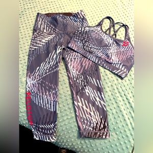Peloton (M) legging (capri) (L) bra set